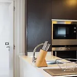 Royal Sun شقة فندقية 4*