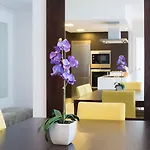 Royal Sun شقة فندقية 4*
