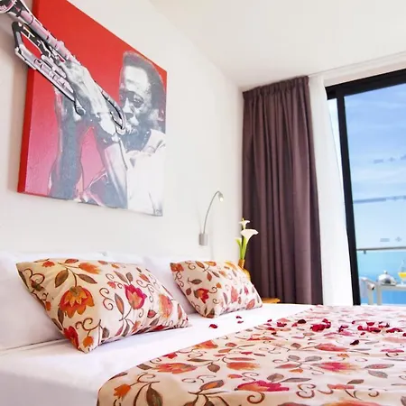 Hotel apartamentowy Royal Sun 4*